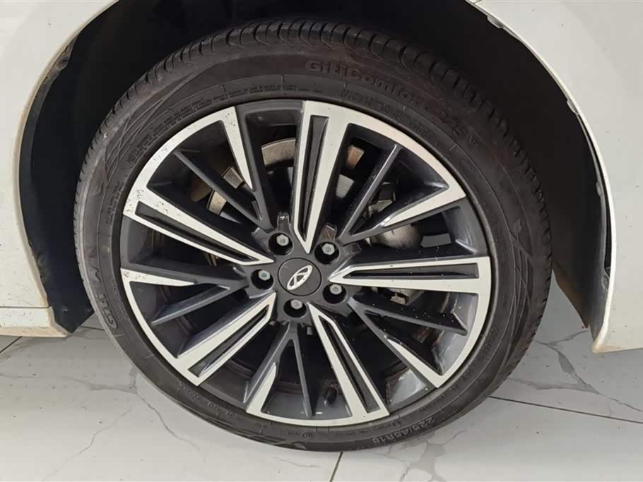 Chery Arrizo 8