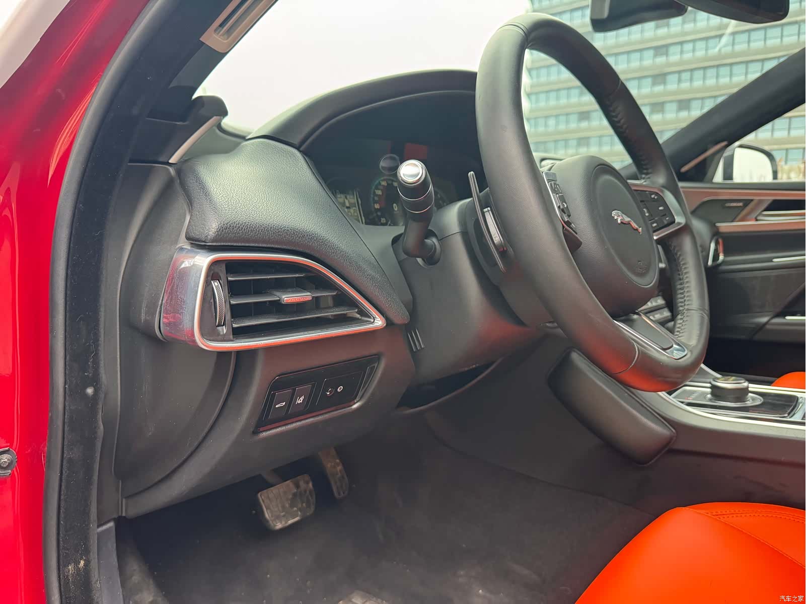 Land Rover XEL, 2018 15