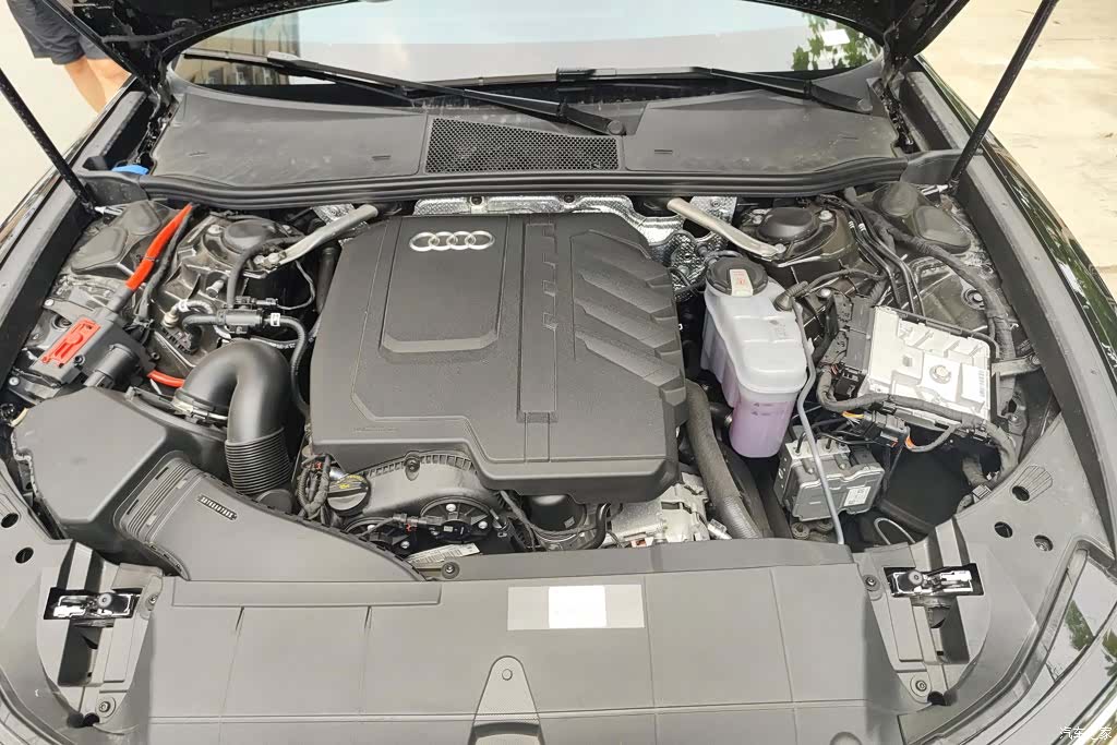 Audi A6L, 2025 10