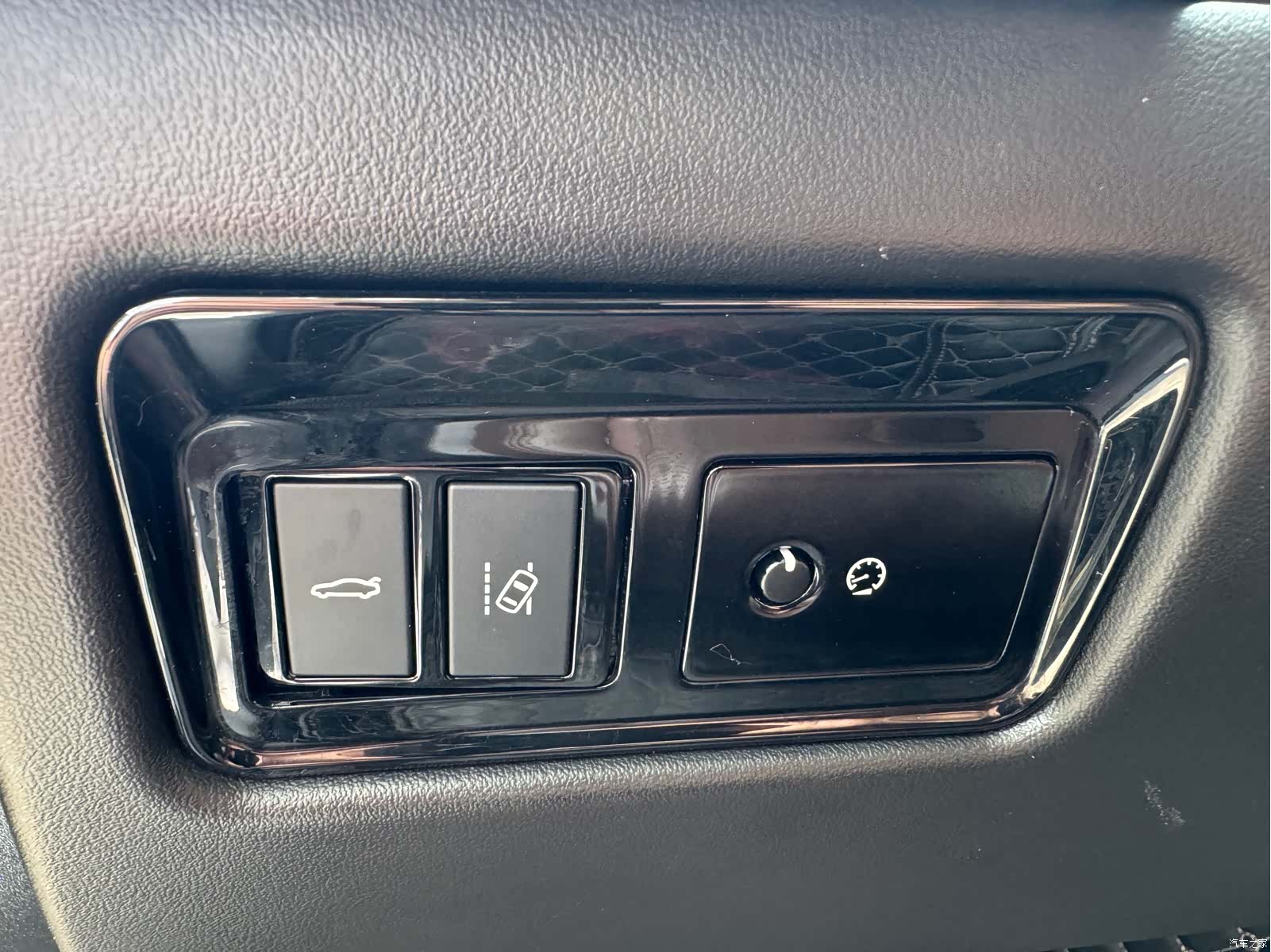 Land Rover XFL, 2018 6