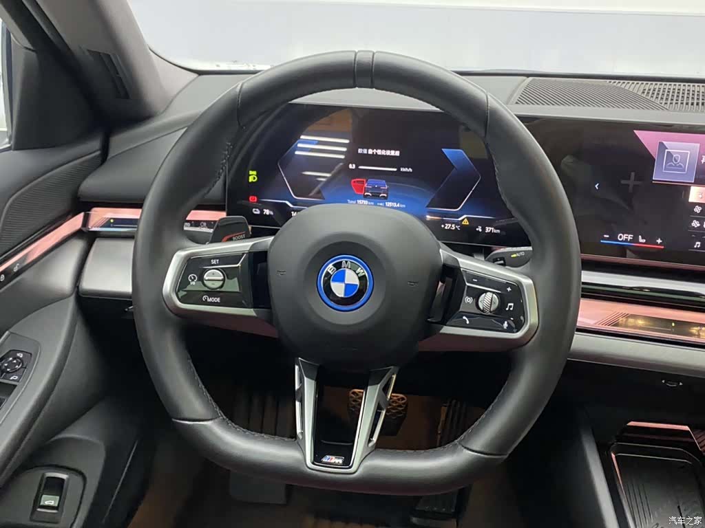 BMW i5, 2025 14