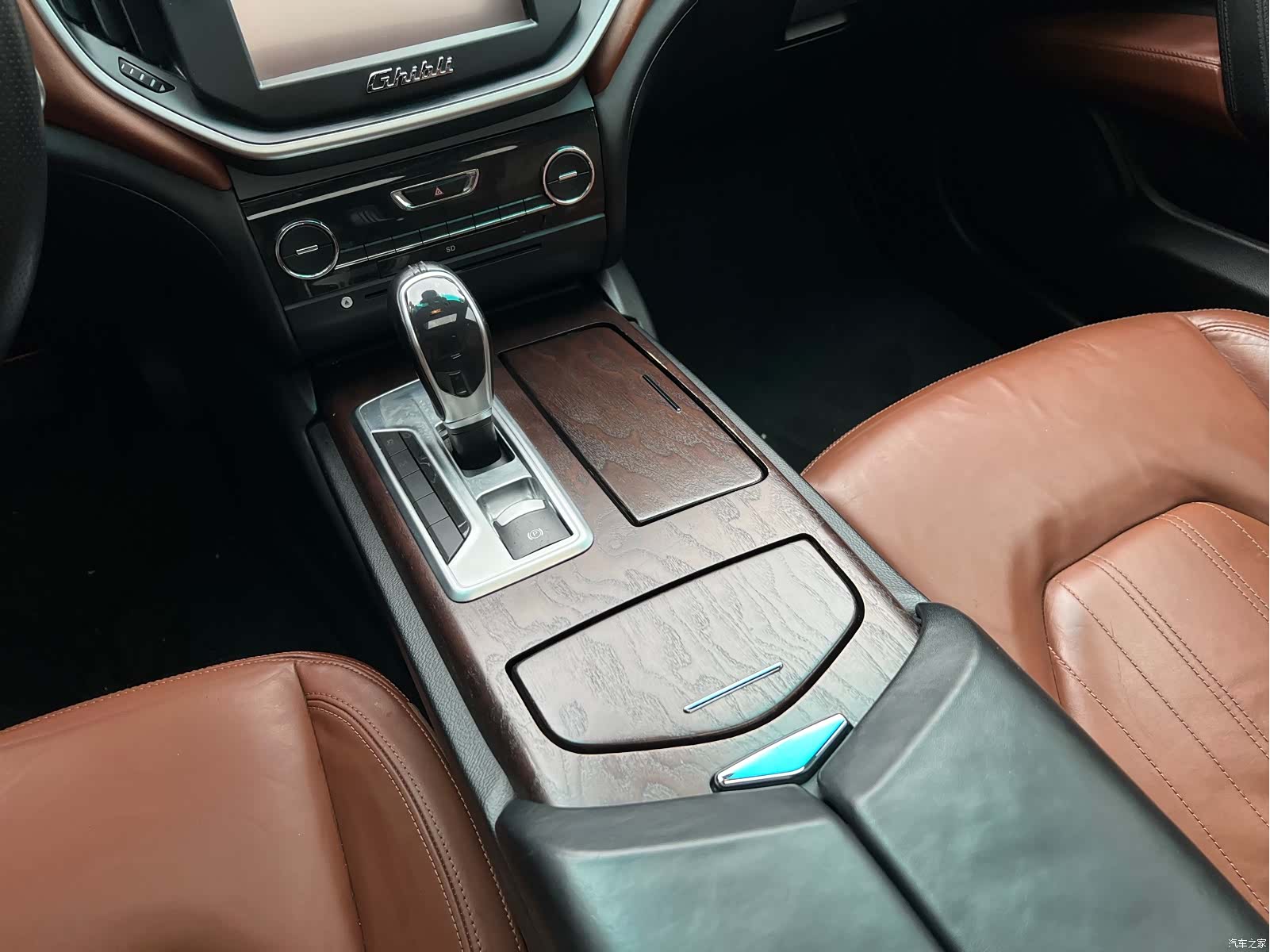Maserati Ghibli, 2015 9