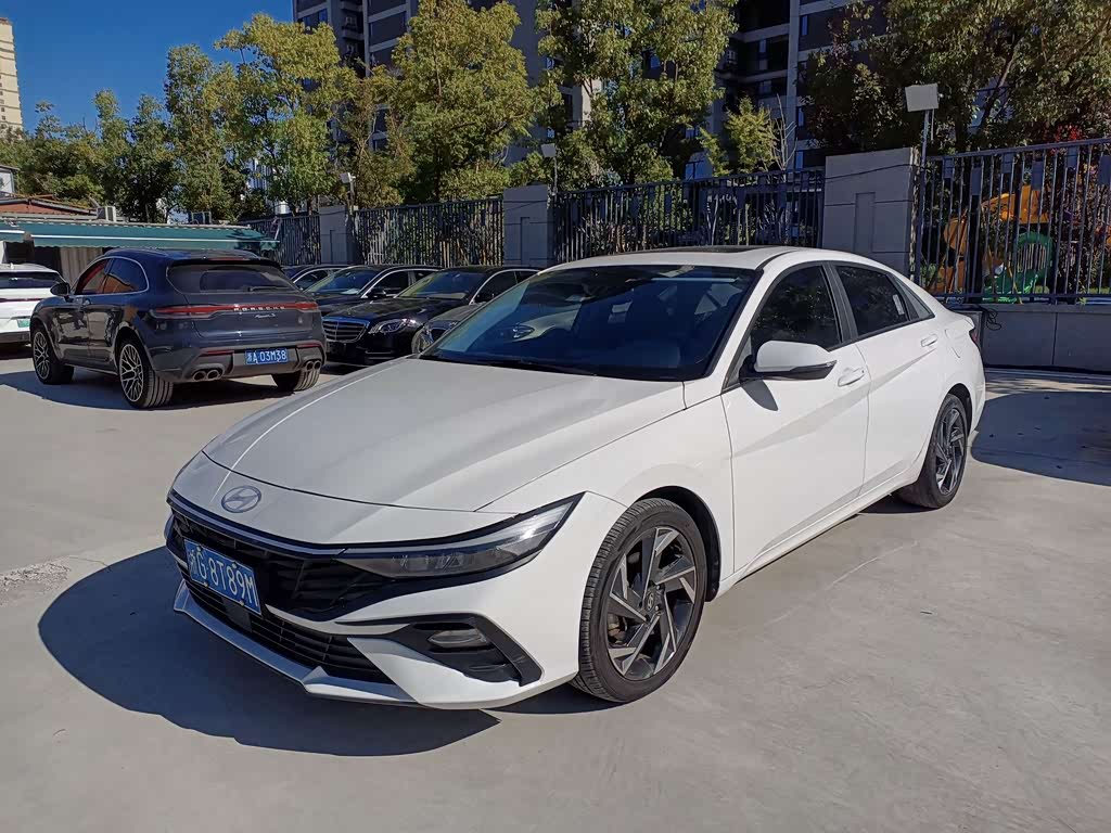 Hyundai Elantra