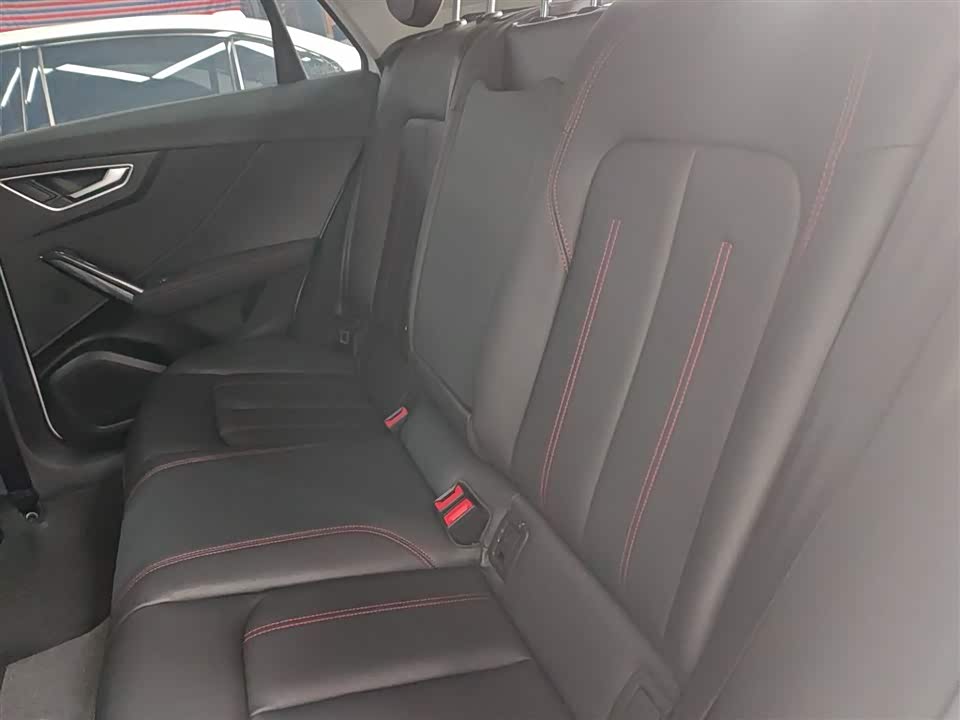 Audi Q2L Audi Q2L
