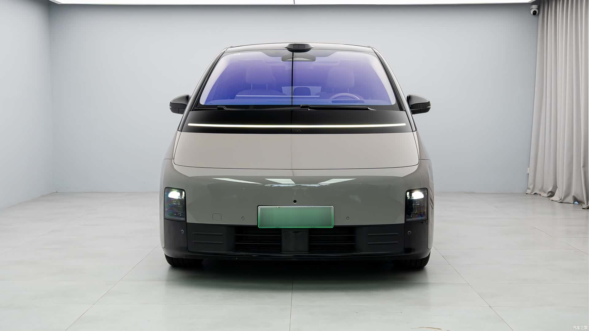 Li Auto MEGA, 2025 1