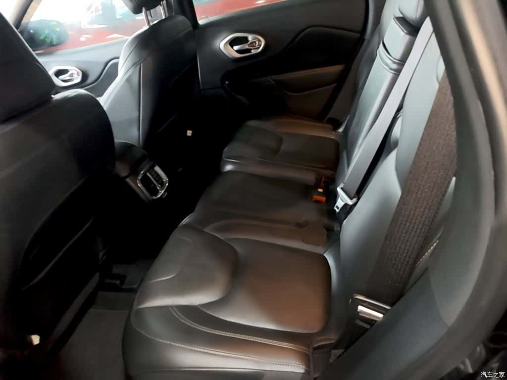 Jeep Cherokee, 2019 17