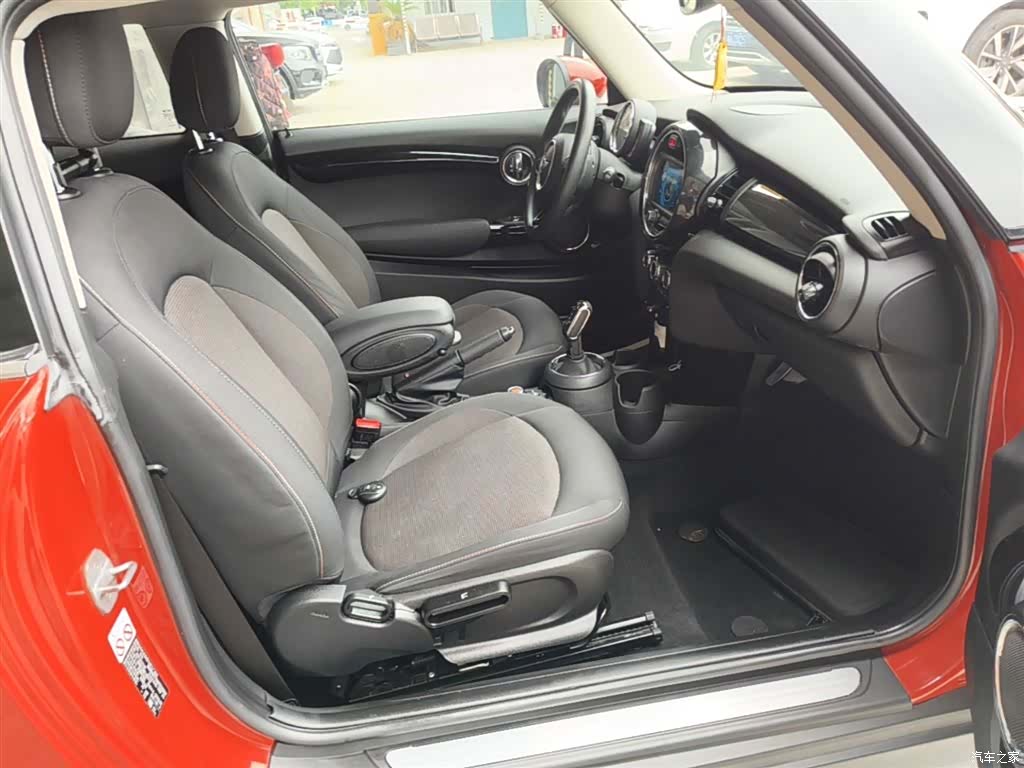 Mini ONE, 2019 25
