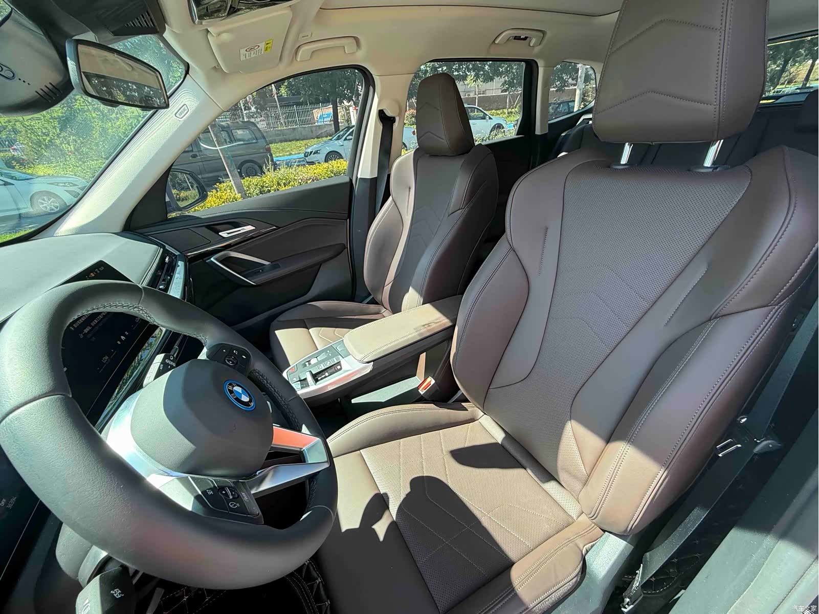 BMW iX1, 2024 10