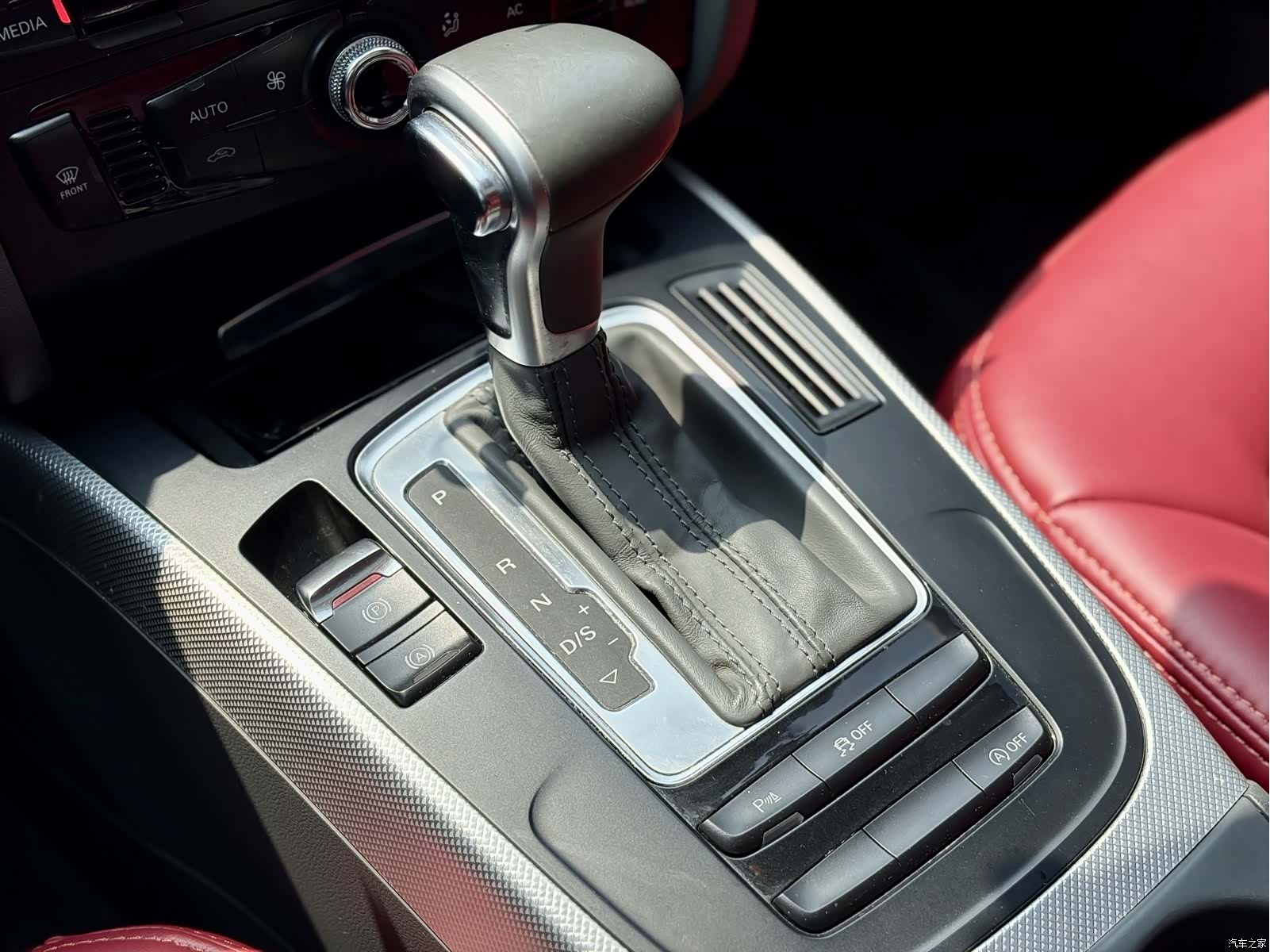 Audi A4L, 2012 11