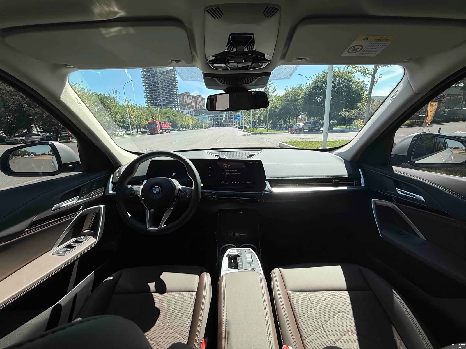 BMW iX1, 2024 8