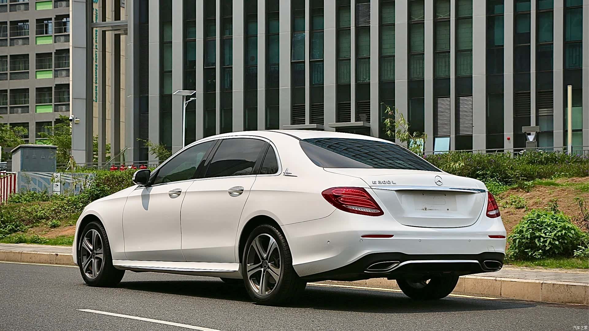 Mercedes-Benz E-Class, 2019 10