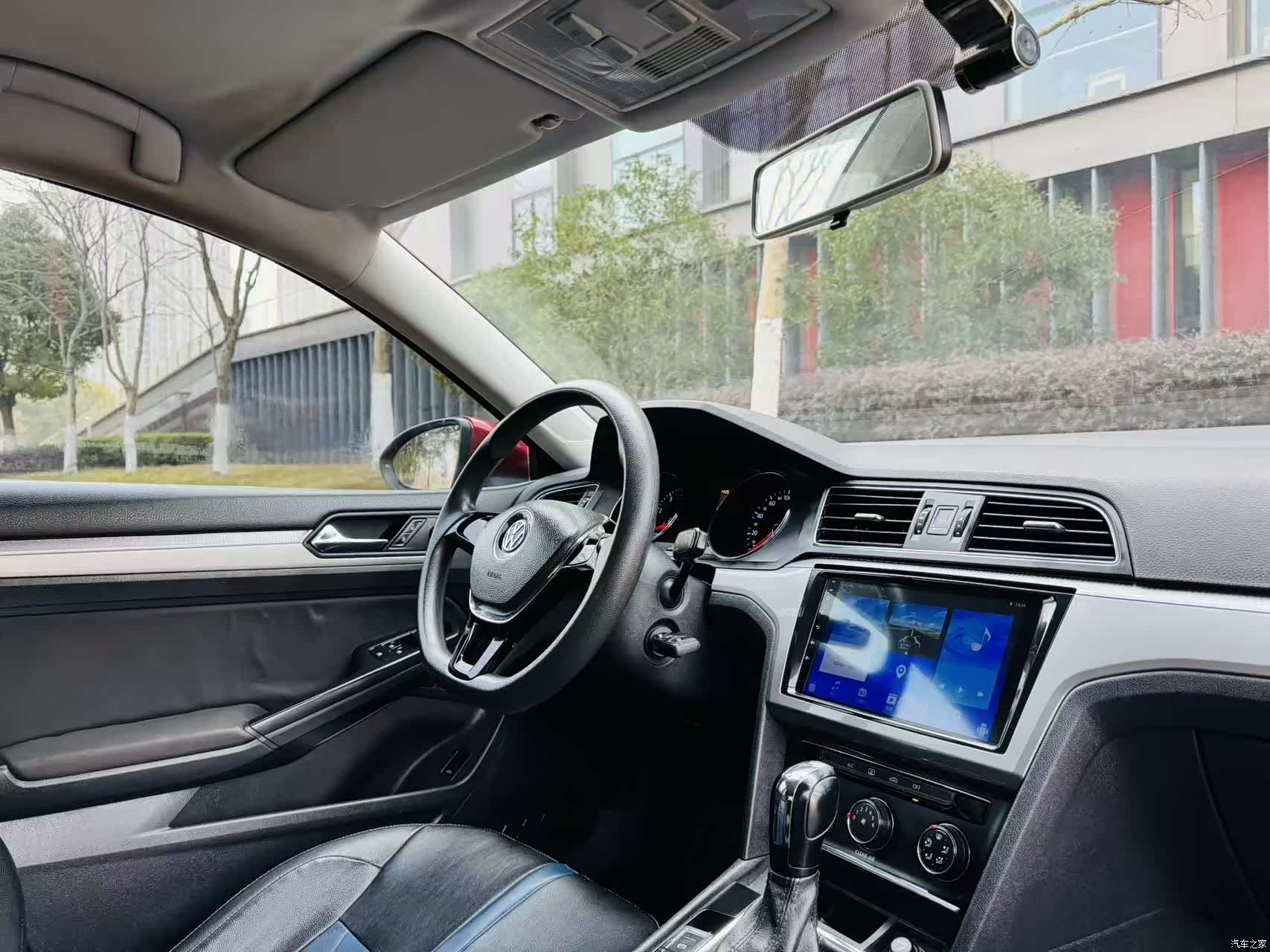 Volkswagen Lamando, 2015 10