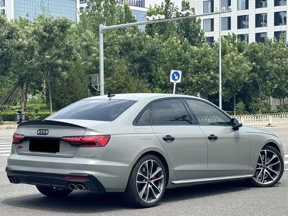 Audi S4