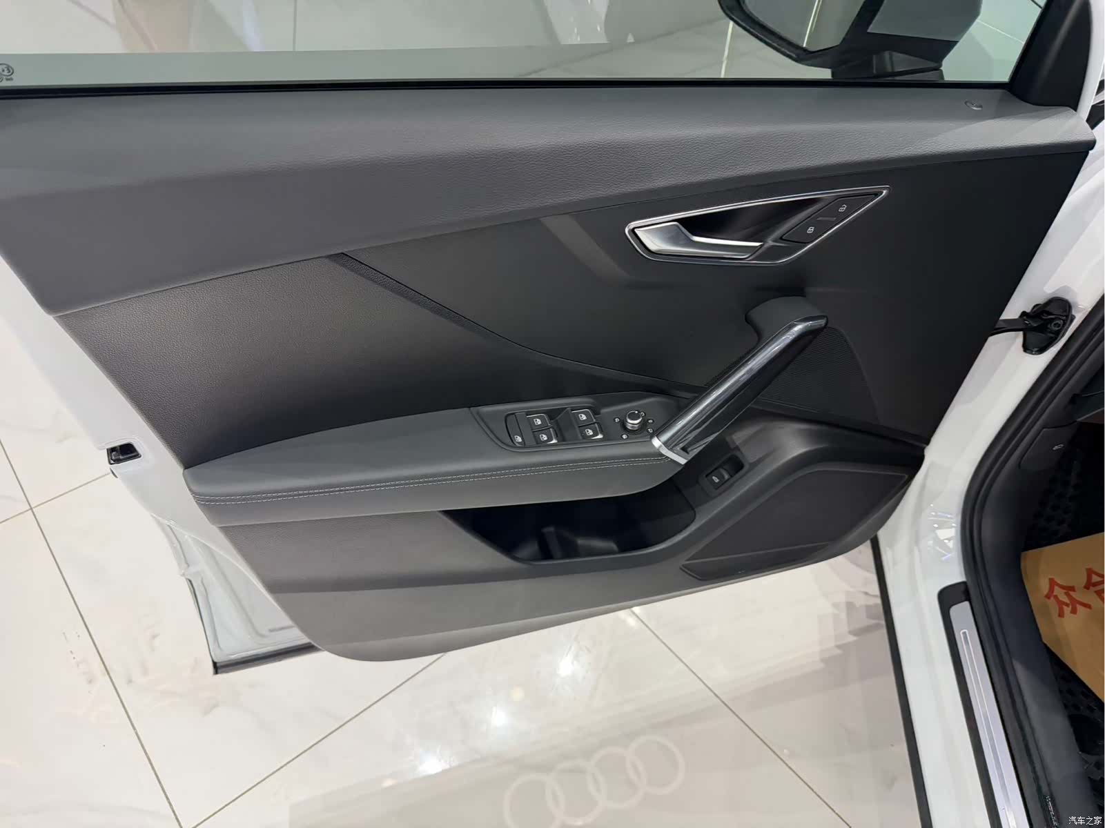 Audi Q2L, 2022 8