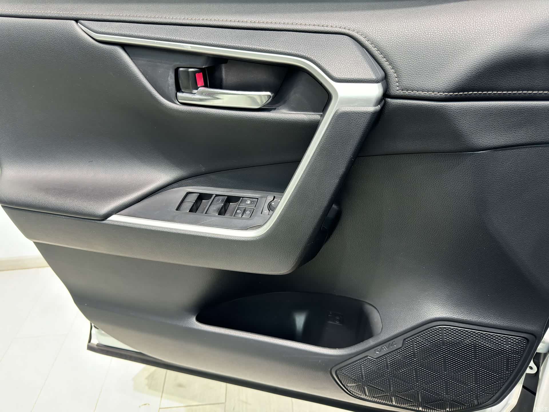 Toyota RAV4, 2021 14