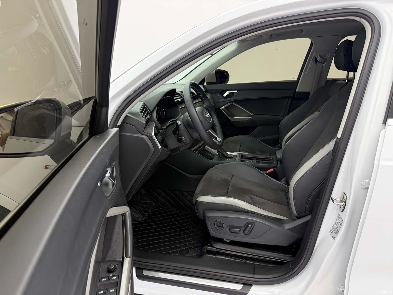Audi Q3, 2023 23