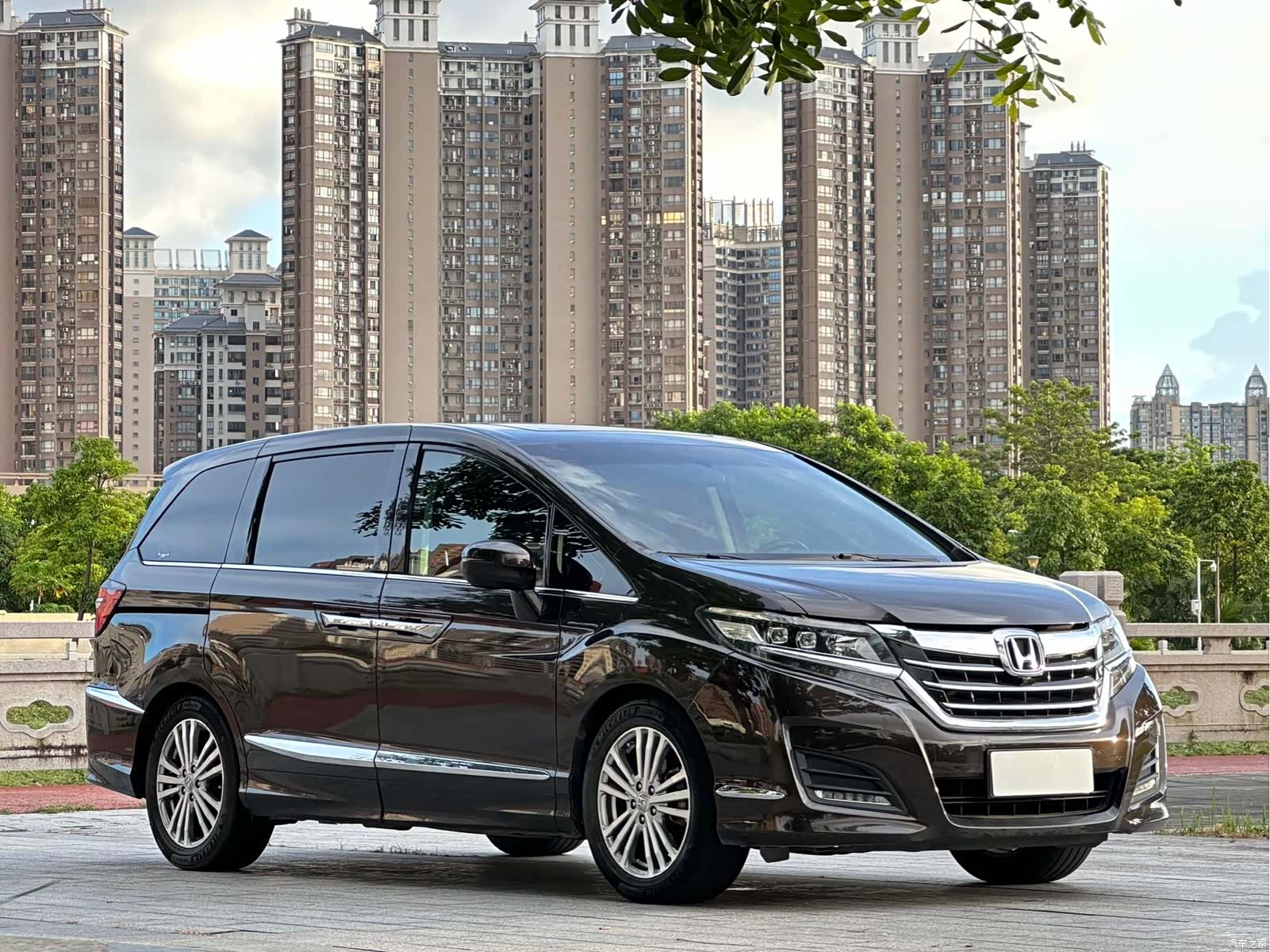 Honda Elysion, 2016 3