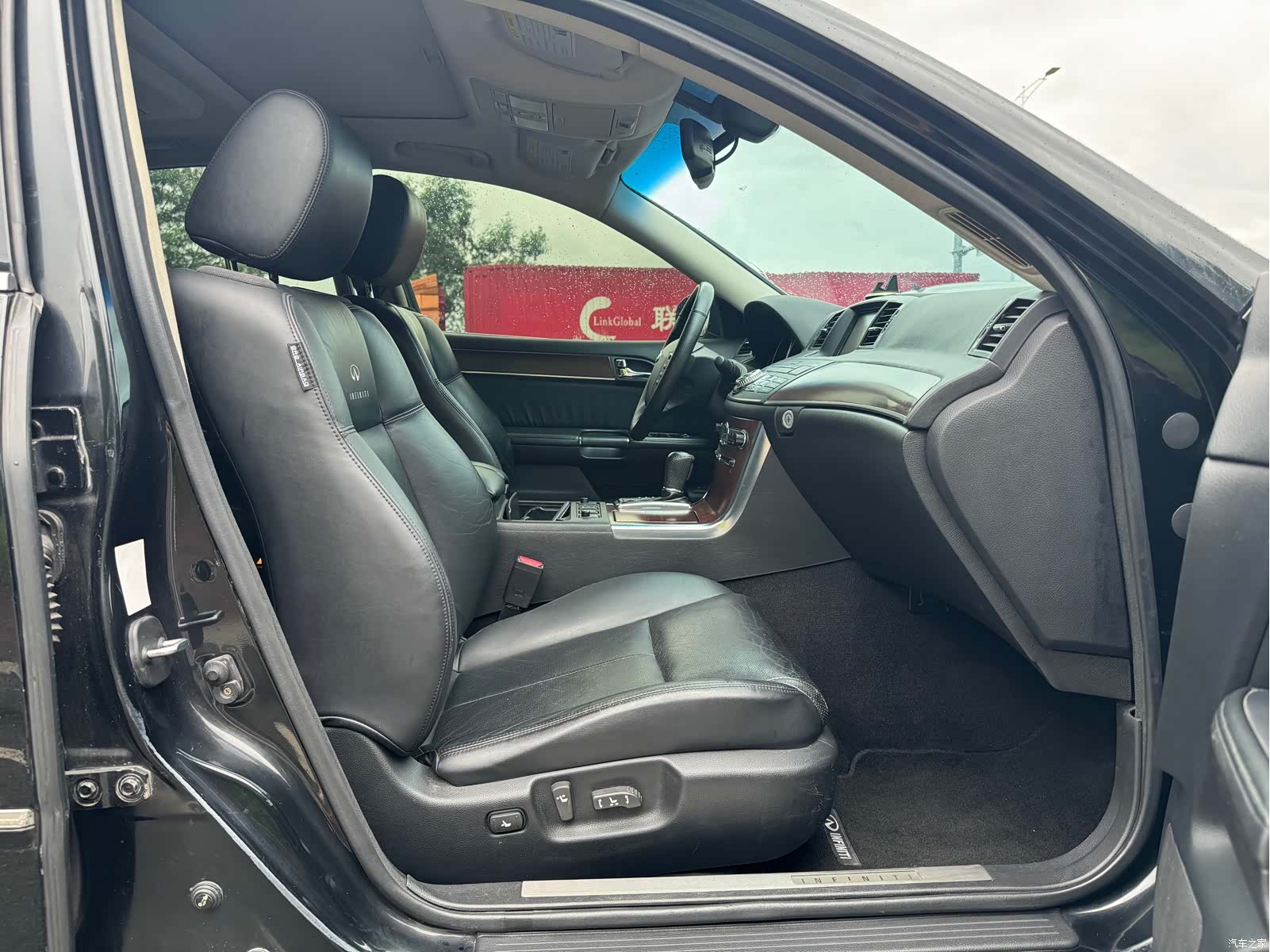 Infiniti M35, 2009 6