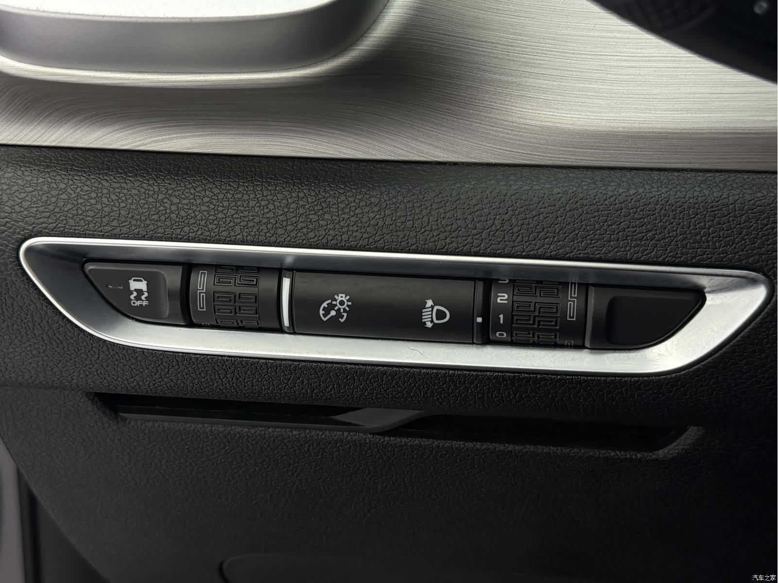 Geely Coolray, 2022 19