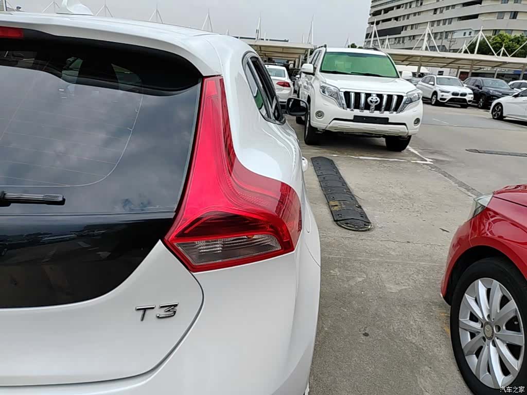 Volvo V40, 2015 8