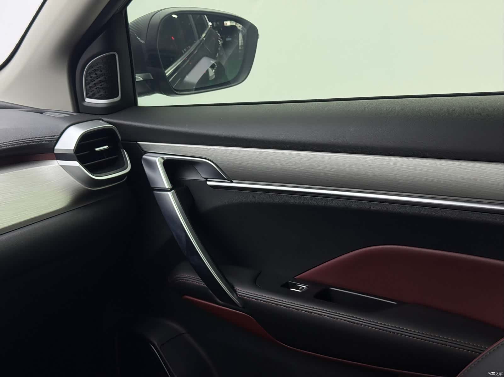 Geely Coolray, 2022 10