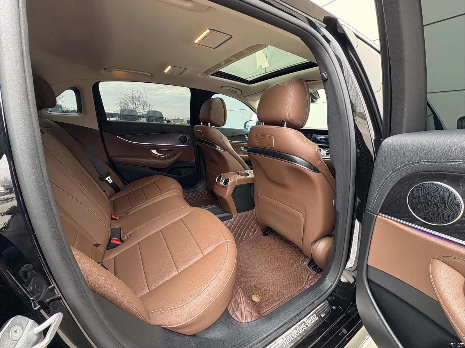 Mercedes-Benz E-Class, 2018 12