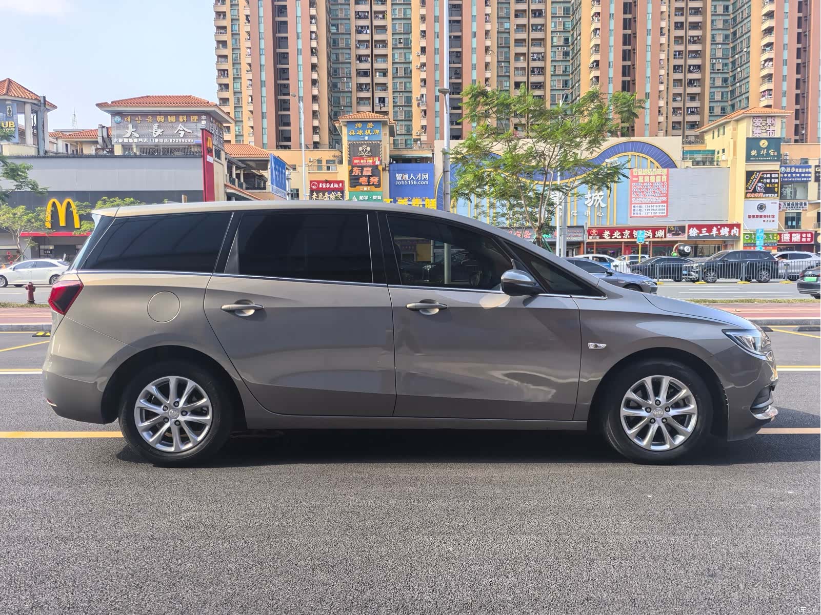 Buick GL6, 2018 8
