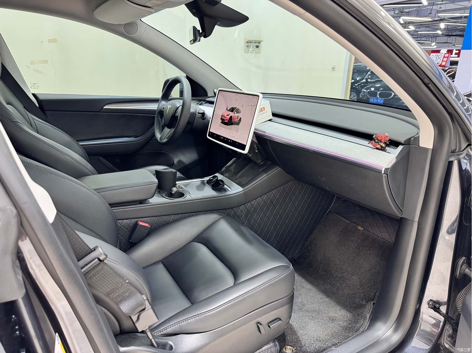 Tesla Model Y, 2024 7