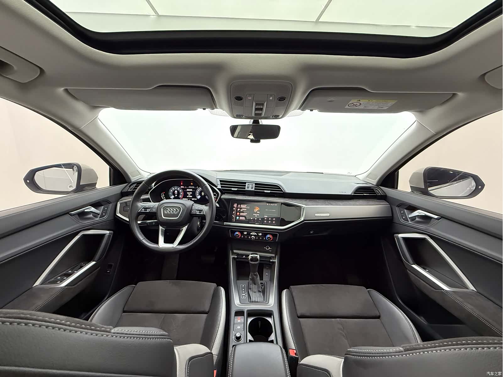 Audi Q3, 2022 10