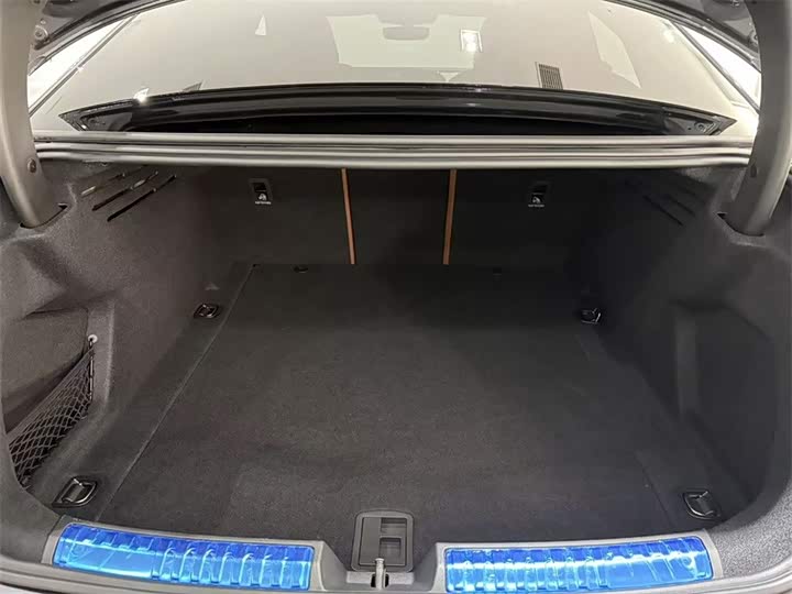 Audi A5L 2026 2.0T yun dong ban Plus