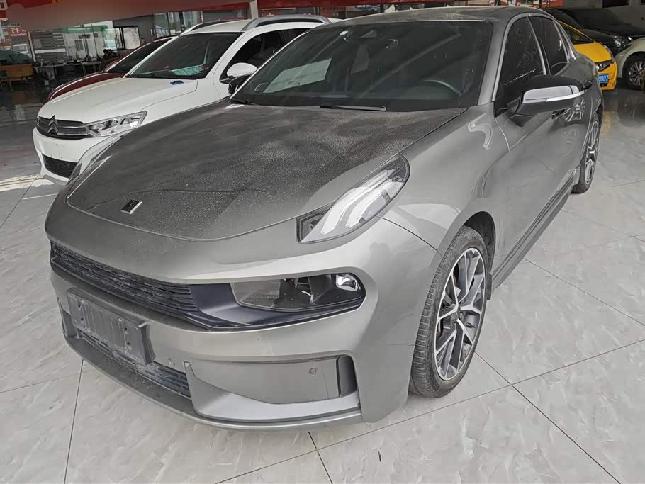 Lynk & Co 03