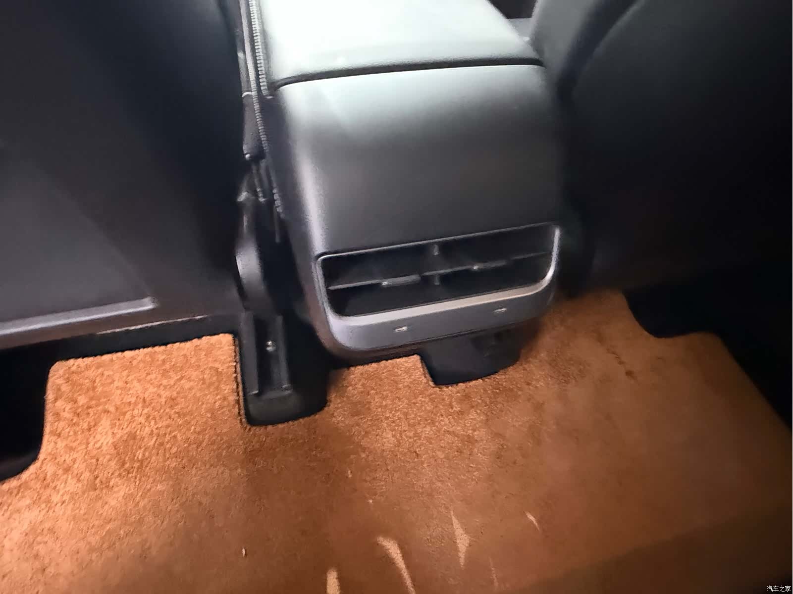 Tesla Model Y, 2023 10
