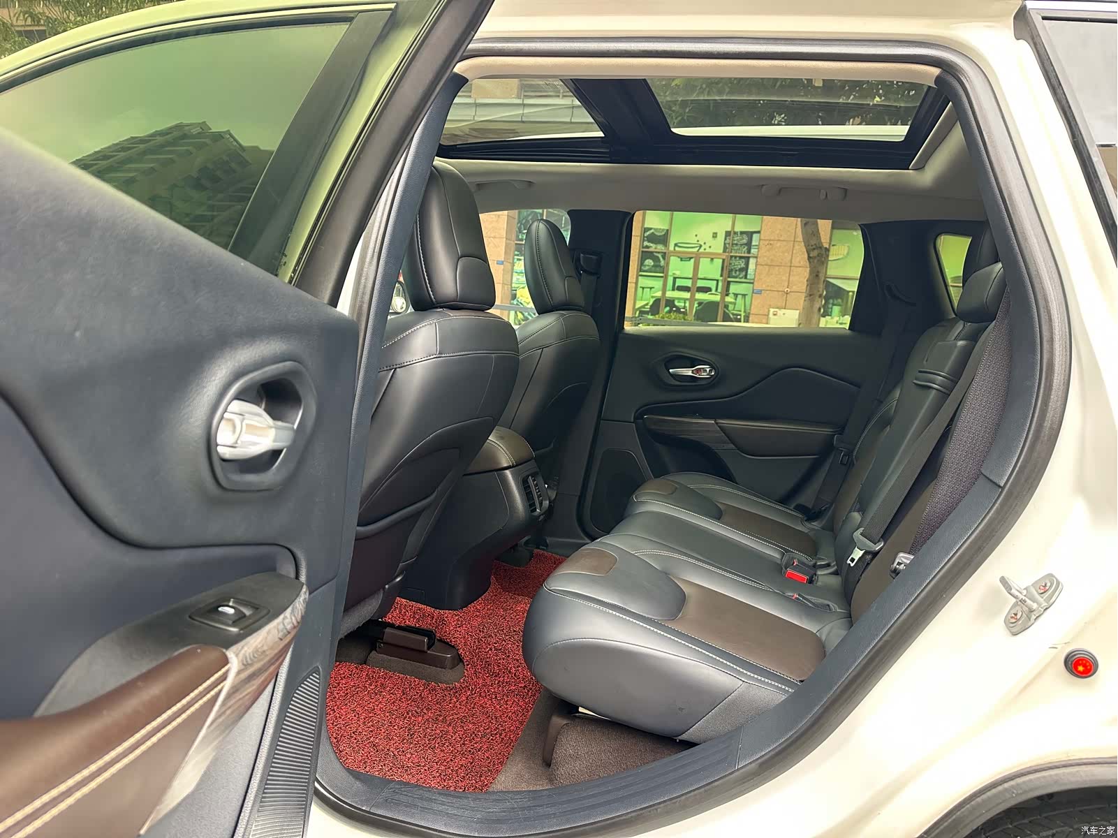 Jeep Cherokee, 2016 12