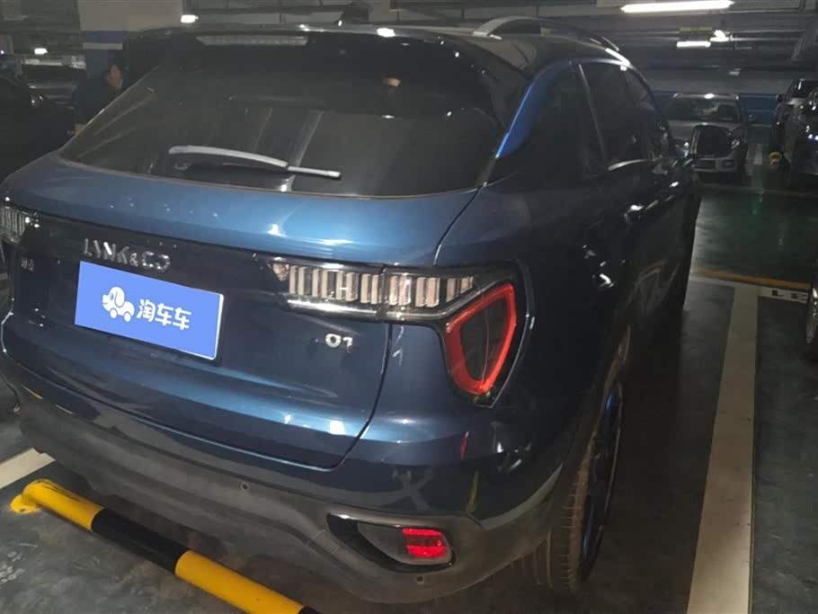 Lynk & Co 01