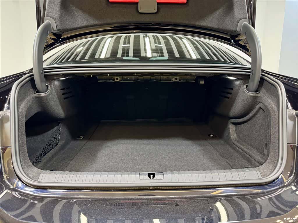 Audi A7L, 2024 12