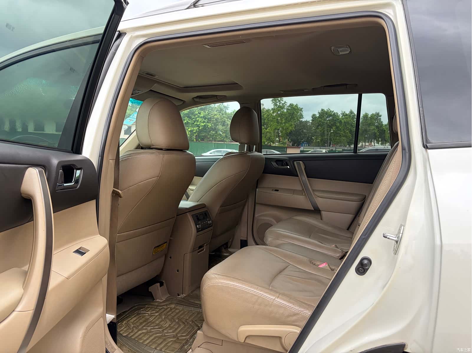 Toyota Highlander, 2011 все фото