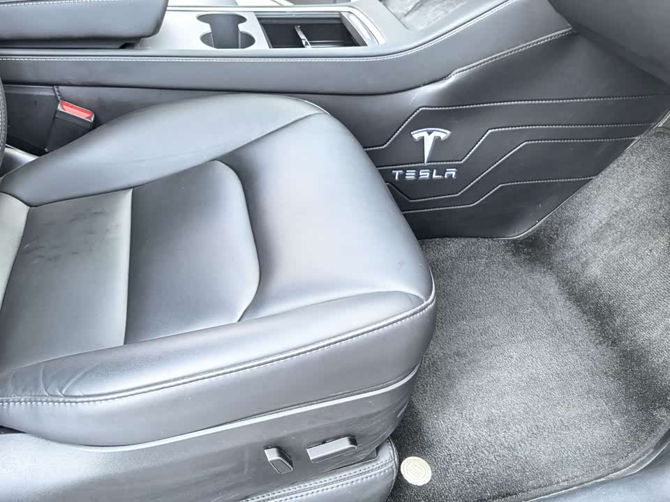 Tesla Model Y Tesla Model Y