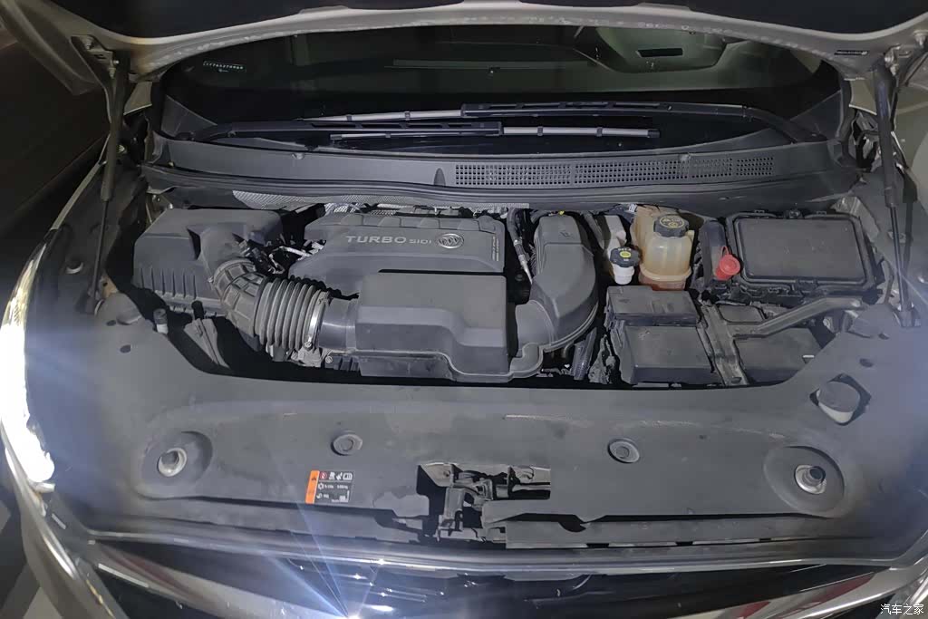 Buick GL8, 2020 10