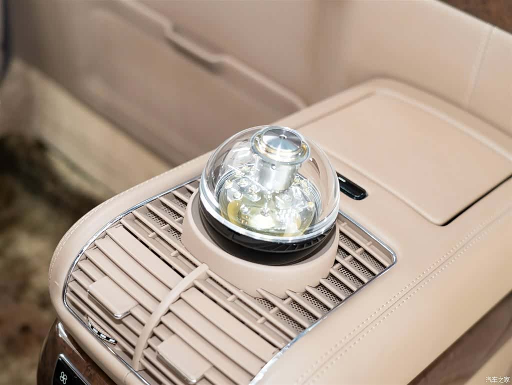 Maybach 62, 2014 18