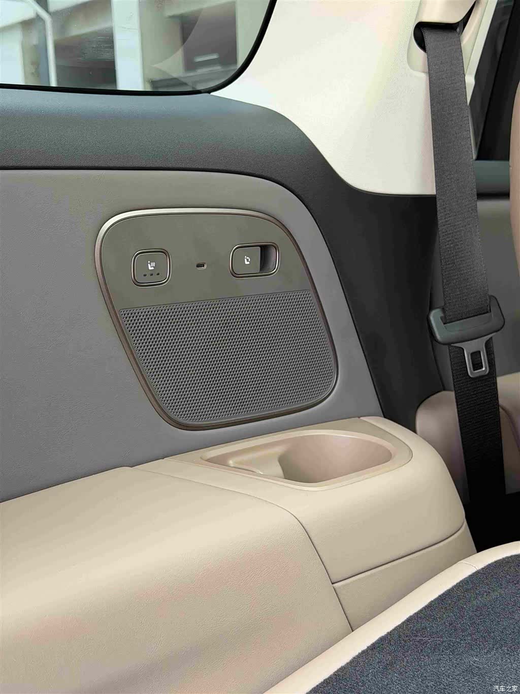 Li Auto i8, 2026 10
