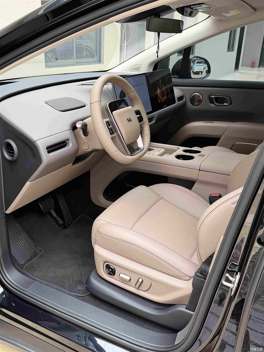 Li Auto i8, 2026 4