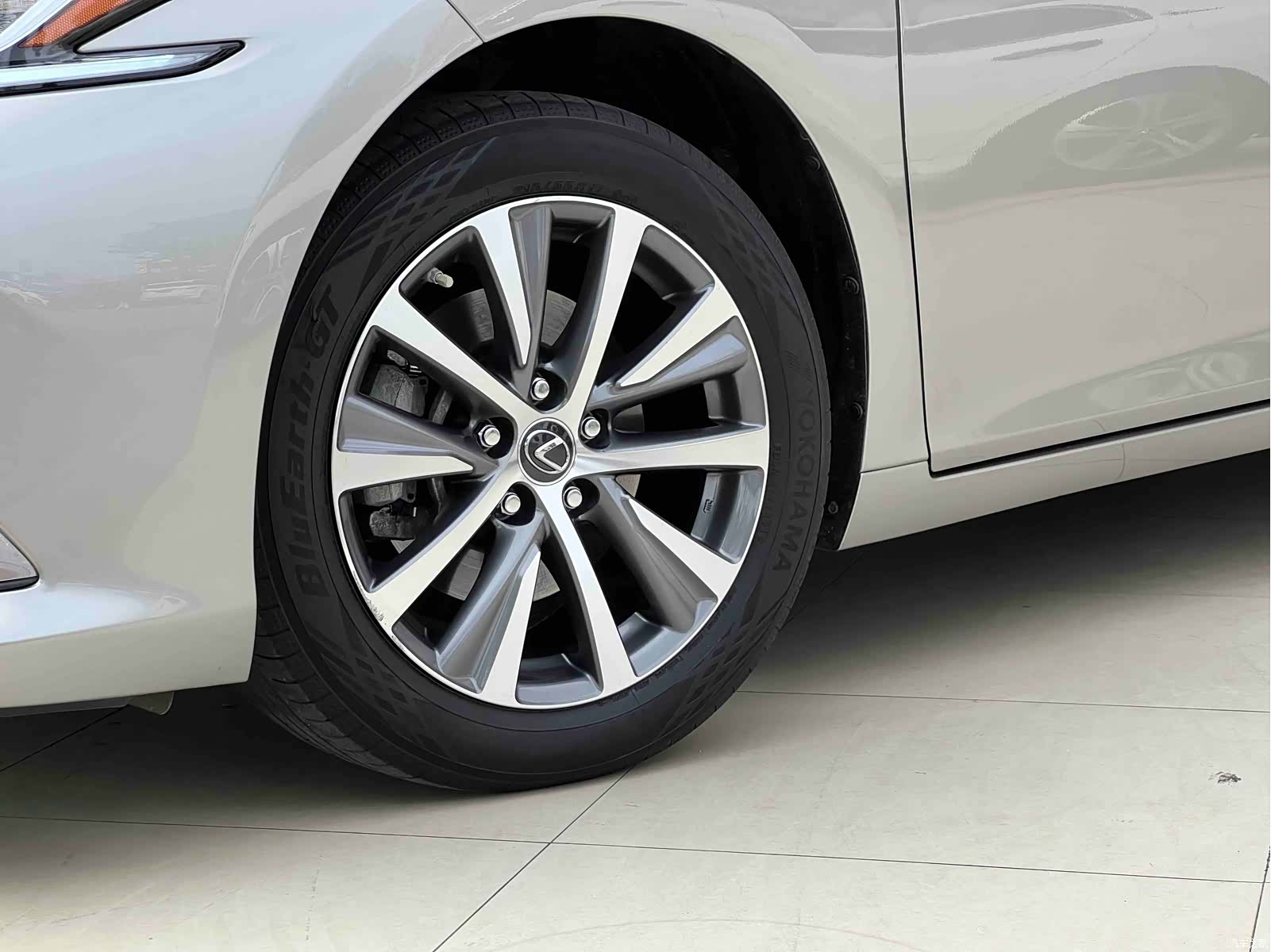 Lexus ES, 2020 13