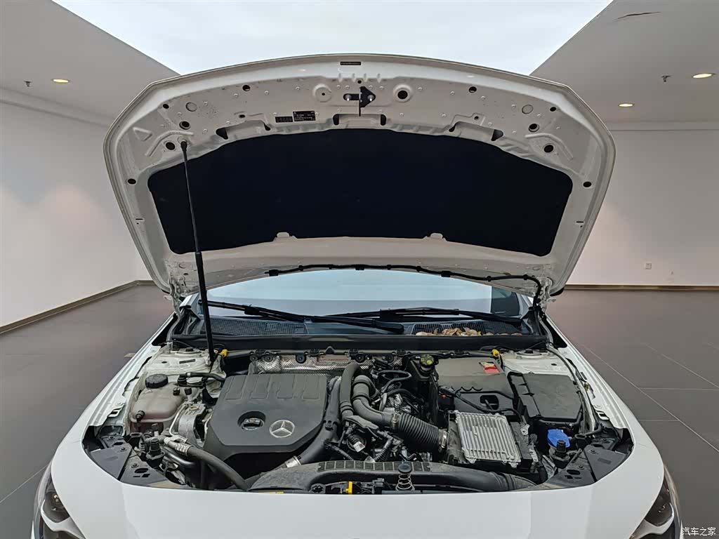 Mercedes-Benz CLA, 2025 13