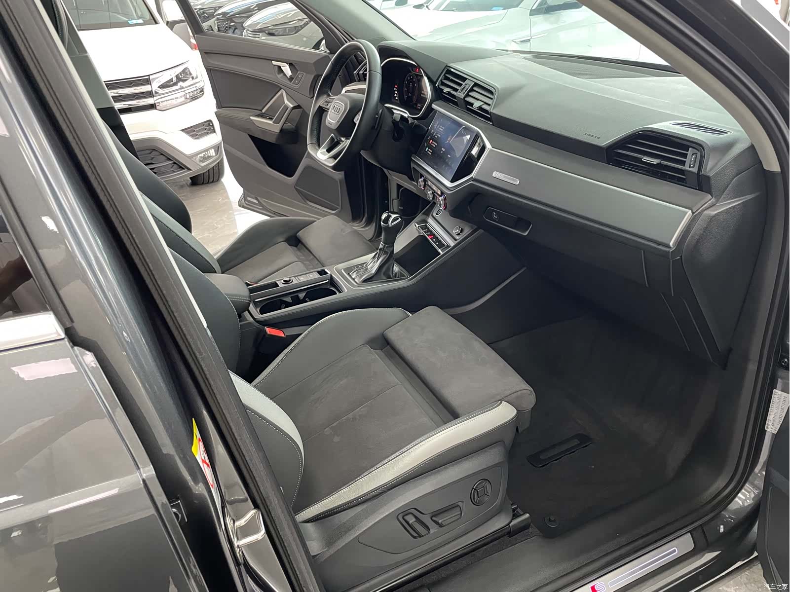 Audi Q3, 2022 7