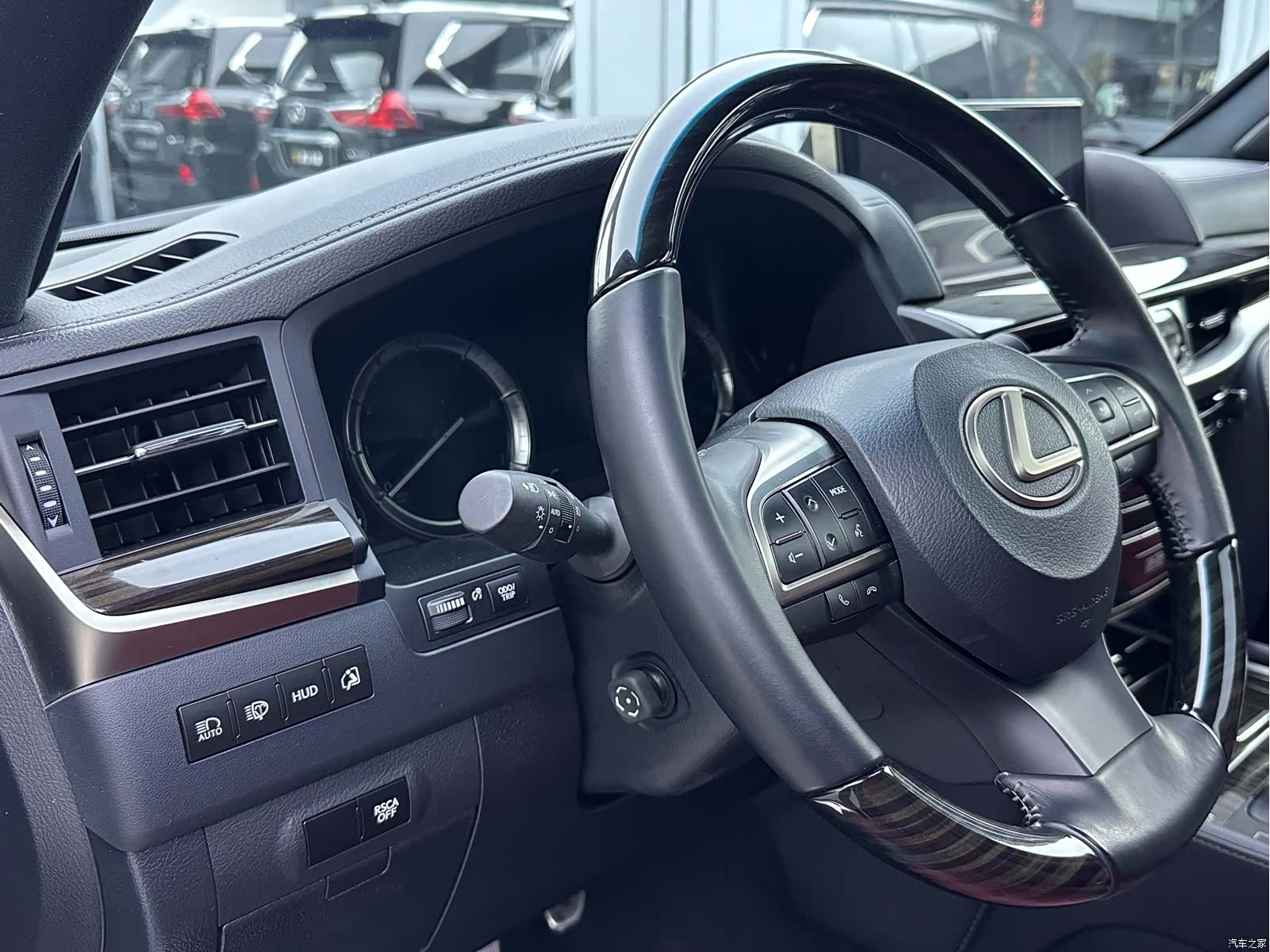 Lexus LX, 2023 19