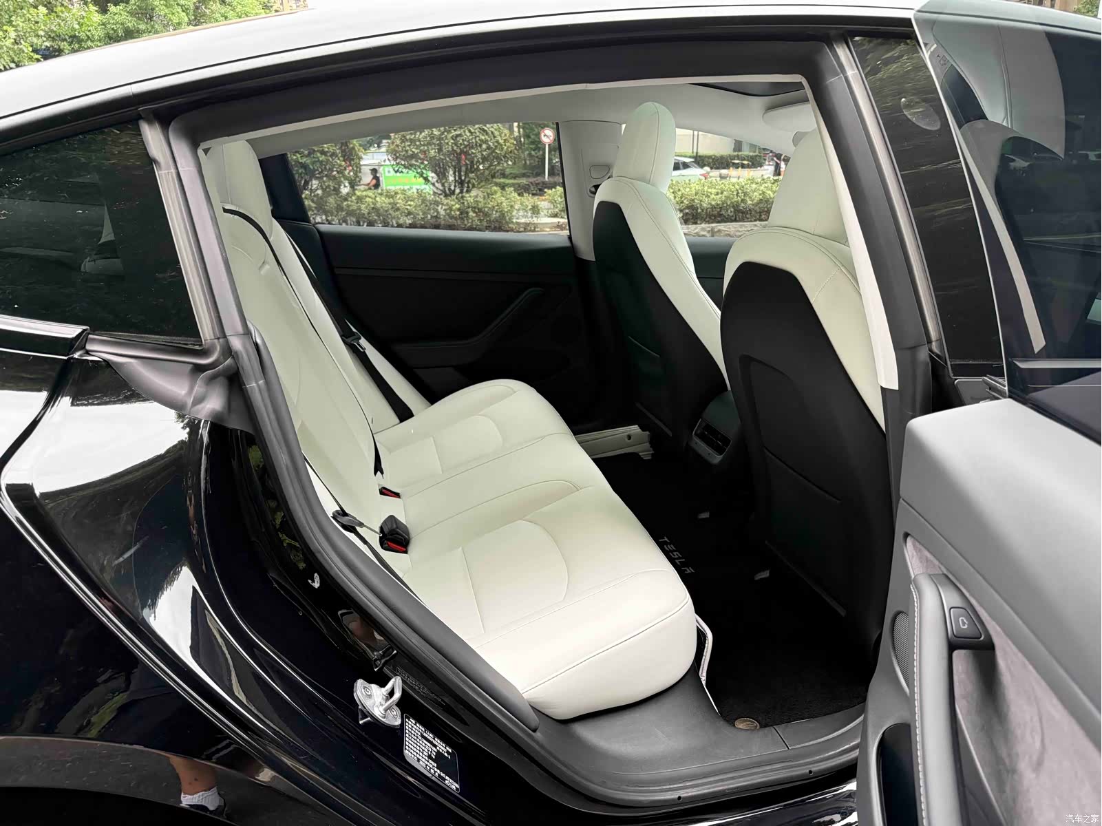 Tesla Model 3, 2022 12