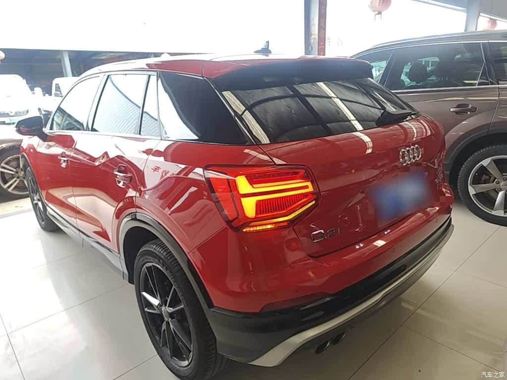 Audi Q2L, 2019 все фото