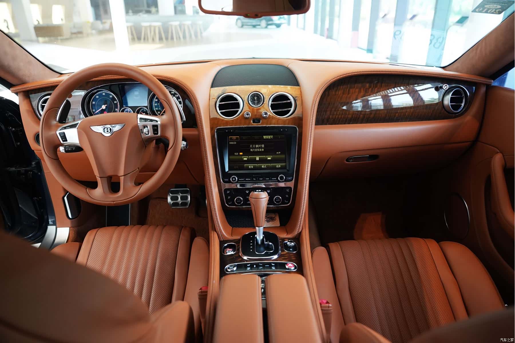 Bentley Continental GT, 2017 все фото