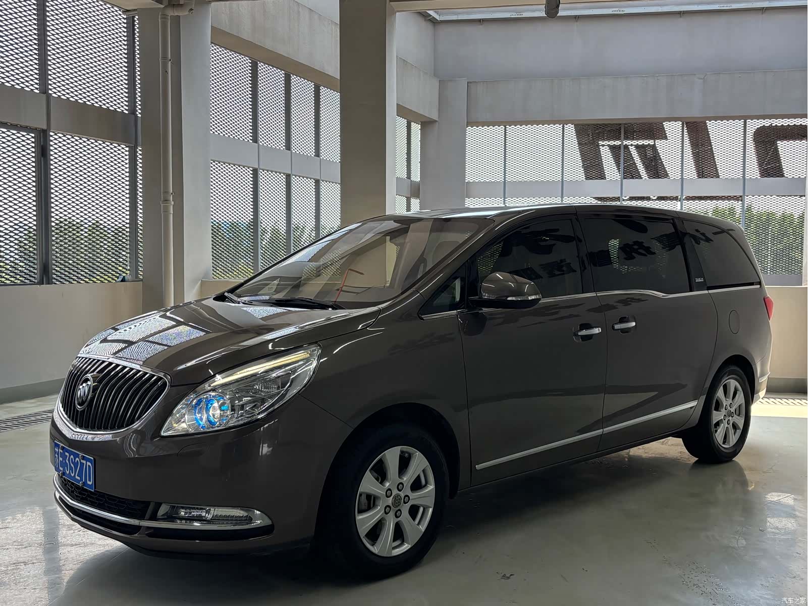 Buick GL8, 2016 1