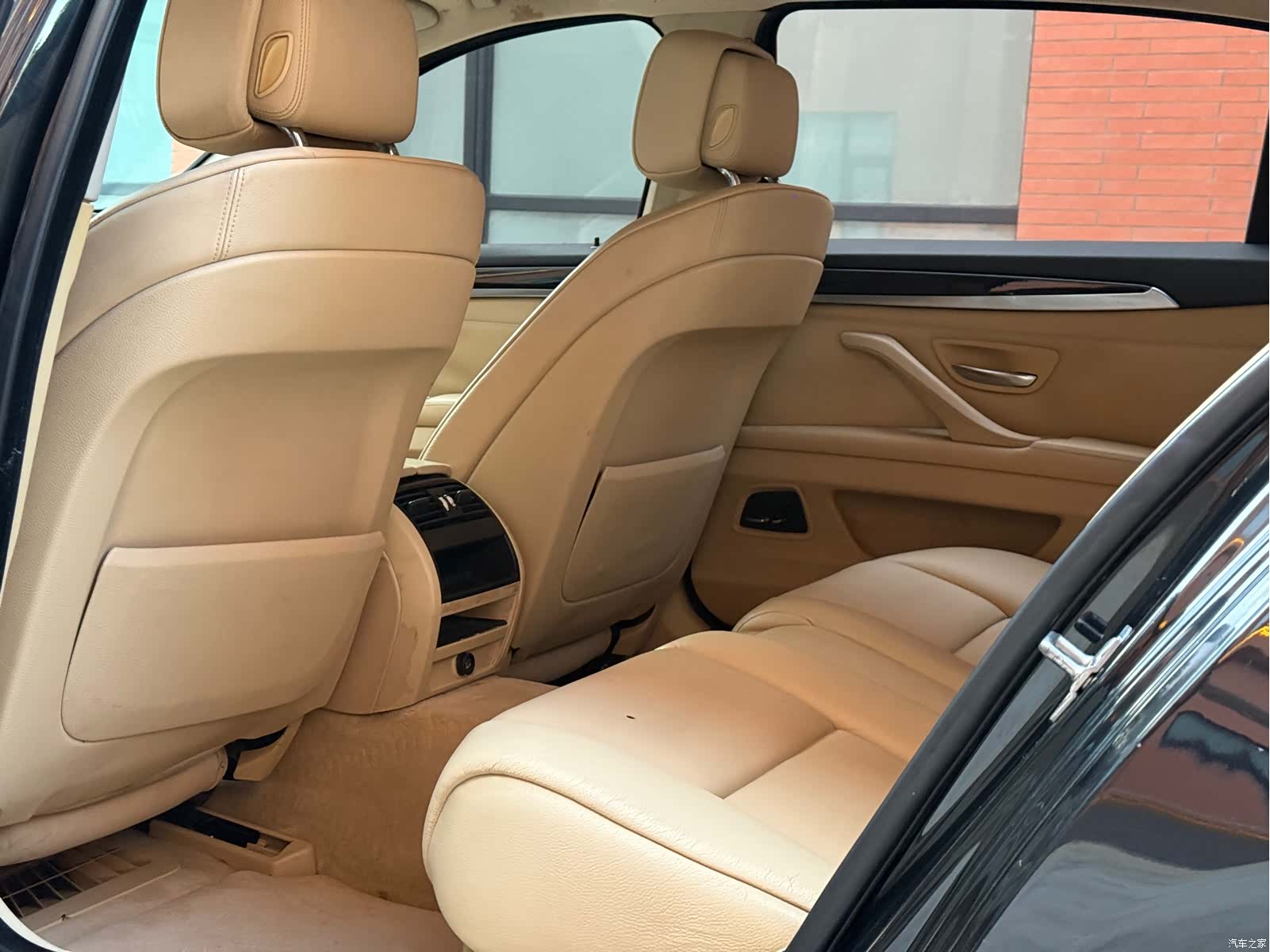 BMW 5 Series, 2011 8